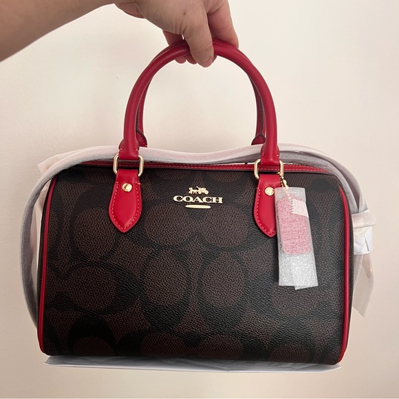 Rowan Satchel Bag
In Maxi Signature Canvas ♥️🐻 - Picture 2 of 7